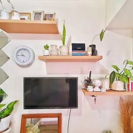 Netflix & Chill At A Cozy Place